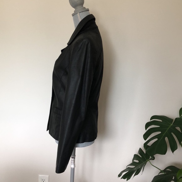 Danier blazer style leather jacket - XS - Picture 2 of 9